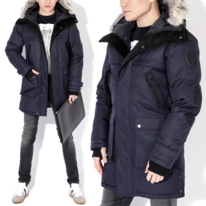  - Säljer nu min snygga Nobis Yatesy vinterjacka/ parka då den börjar bli lite för liten för mig. Jackan är i jätte bra skick då den är sparsamt använd och är nog den varmaste jackan jag har ägt. Denna jackan köpte jag för 11000kr på NK i Göteborg. 