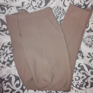  - Kostymbyxor, helt nya! Vid fler bilder skriv i chatten 