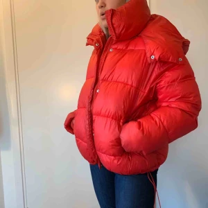  - Världens absolut skönaste jacka! Passar alla storlekar. Köpt för 600kr på BIKBOK. Priset kan diskuteras
