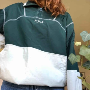  - Jacka från polar som jag typ använt 1 gång. Går att frakta