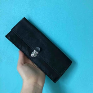  - Vintage glasögon/solglasögon-fodral i äkta läder. 