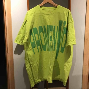  - Asap Rocky x Vlone tröja. Köptes efter konsert och har endast använts få gånger efter. 