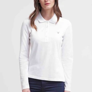  - Nytt skick(tvättade dock). Storlek S på båda. Säljes för 400kr/st  Fri frakt 