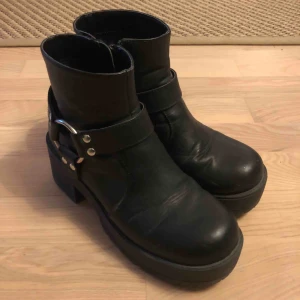  - Ok skick. För stora. 