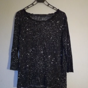 Stjärnor topp monki - Bra skick. Frakt tillkommer 