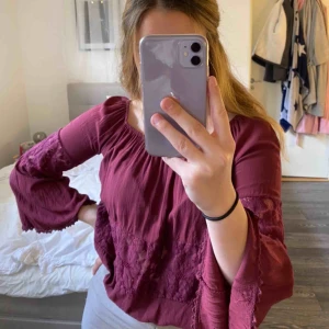  - Supersöt blus köpt på Tessie. Nyskick!