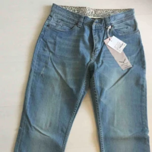  - Oanvända jeans modell regular