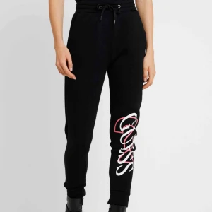  - Mjukisbyxor som jag använt några enstaka gånger men känns fortfarande som nya. Möts endast upp i Helsingborg. 