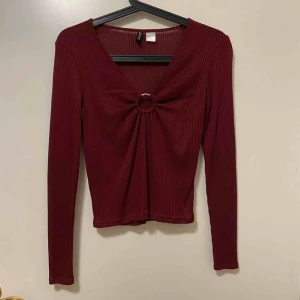  - Fin vinröd tröja! 