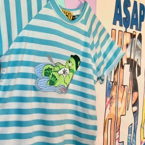  - Jätte gullig crop top från oh-mighty köpt för 500kr, helt oanvänd säljer då jag inte använder den😔