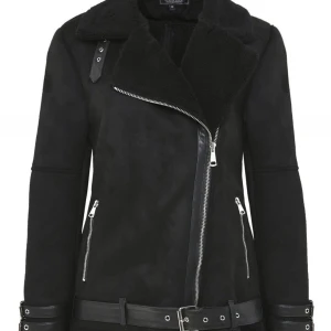 Faux Suede Rimmy Acne Jacket - En lyxig bikerjacket av väldigt hög kvalité. Kommer från märket rino&pelle, det är jackan på modellen förutom att insidan är creamefärgad. Nypris 1800 