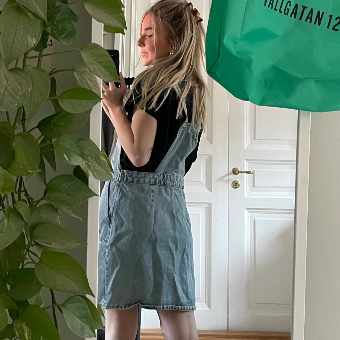 Sååå fin hängselklänning från Monki storlek S! - 90