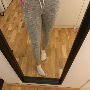 Grå mjukisbyxor - xs  - Grå mjukisbyxor i storlek xs. 60kr + frakt.