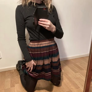 Sammetkjol!  - Superfin höstig sammetkjol köpt på beyondretro! 🍁 Använd men bra skick! 