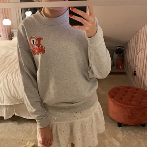 College tröja - Cool college tröja med söt detalj