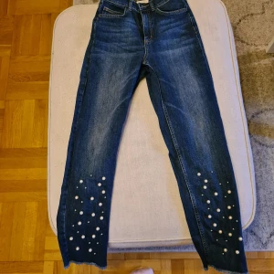 Jeans size 34 - First pic LINDEX 150 sec, second and third HM 100 sec