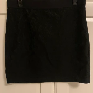 Kjolar  - Olika kjolar i stl 34-36. 60 kr/st 