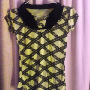 Vintage topp som är super fin - Super fin vintage topp som jag inte vågar ha på mig så säljer den istället