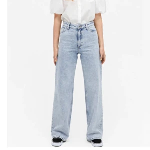 Monki Jeans - Säljer dessa fina Monki jeans i storlek 26, dem är uppsydd och passar mig som är runt 160. Buda ifrån 250 💕💕
