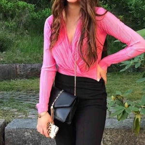  - Rosa jättefin body i storlek xs. Frakt tillkommer!