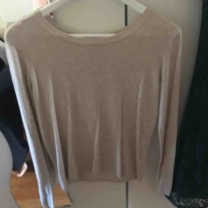  - En Bech tröja, fläckfri.