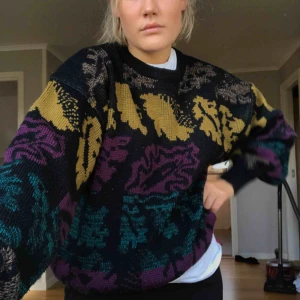  - Snygg stickad tröja bra skick