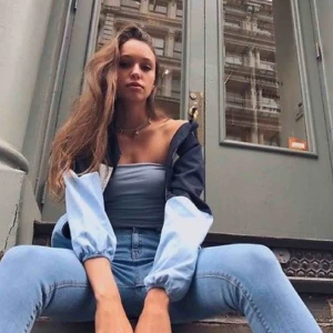  - Brandy Melville krissy jacket, nästan oanvänd!!🥰