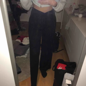  - Ett par jättefina ock sköna byxor ifrån ginatricot