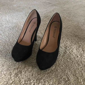  - Köpta i en liten butik i Täby centrum. Aldrig använda. Säljer dem för att jag aldrig använder dem.