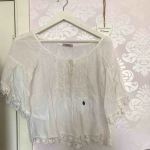  -  vit Tröja från tessie nästan aldrig använd ⭐️