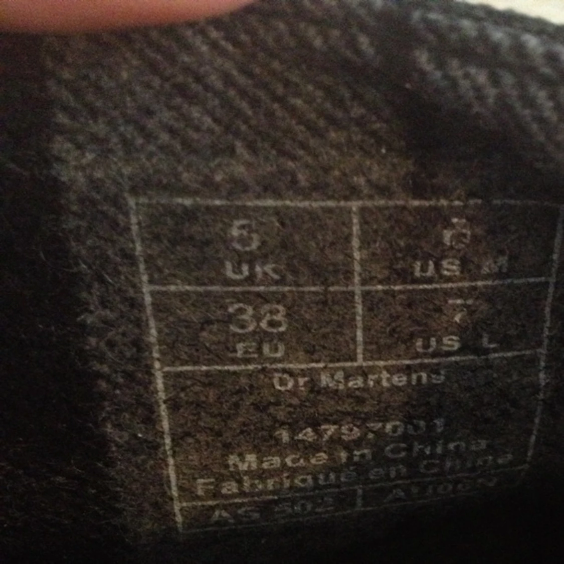 Dr Martens i fin kvalité. Varma och sköna. Perfekta i höst/vinter :)  - 1414226663
