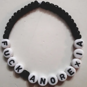 Bokstavsarmband - Designar personliga textarmband- Här ovan syns ett exemplar på ett "Style Standard armband". Besök min plick för att se mer stilar på designs. Text väljer givetvis alltid du själv som kund♡