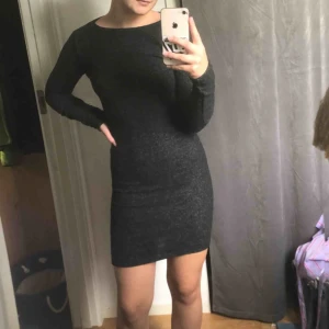  - Superfin klänning från chiquelle! Jättehärligt material och superfin färg! Frakt medräknat i priset