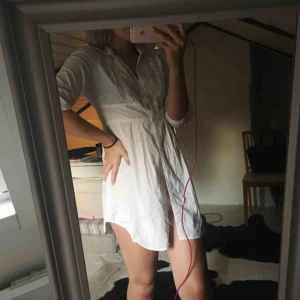  - jättefin klänning!! Aldrig använd och som ny.  Säljer eftersom den aldrig används🧡