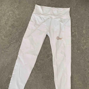  - Nästan helt nya tights