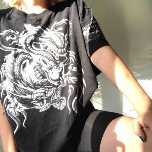  - Min favorittröja😭 men måste sälja allt jag äger så kan någon ba köpa den snälla 😭 🦋fraktas eller möts upp i Sthlm 🦋