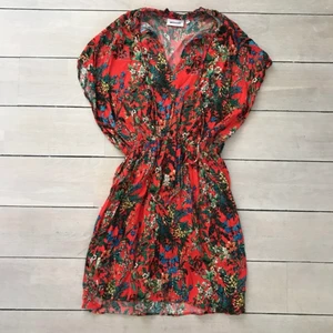 Weekday klänning  - Klänning i blomstermönster. Använd fåtal gånger 