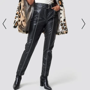 Byxor från nakd - Byxor från nakd. Storlek 34. Använda en gång. I priset ingår frakt. 