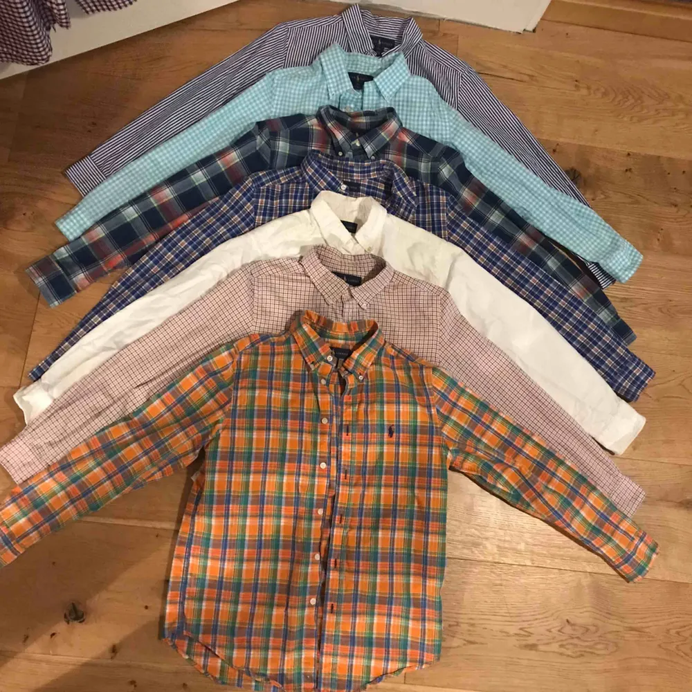 Ralph Lauren skjortor i super fint skick!    Storlek: 14-16 år (barn L) Pris: 150 kr/st eller 750 för alla Nypris: ca 700. Skjortor.
