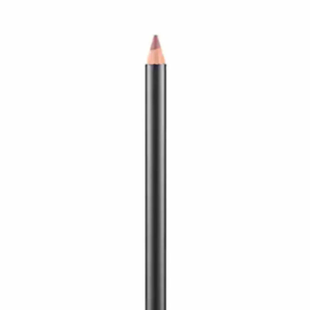 Denna lip liner ger en definition, form o färg på läpparna. Denna färg passade inte just mina läppar för dem då e ganska mörka. . Accessoarer.