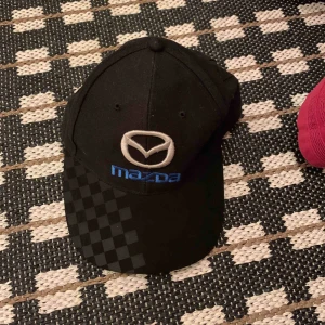  - MEZDA keps, aldrig använd, bra skick