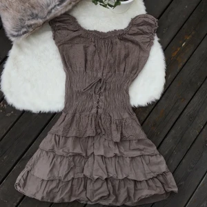 Klänning - Jättefin unik klänning som passar storlek S/M. Stretchigt material. Använd en gång. Frakt ingår i priset.