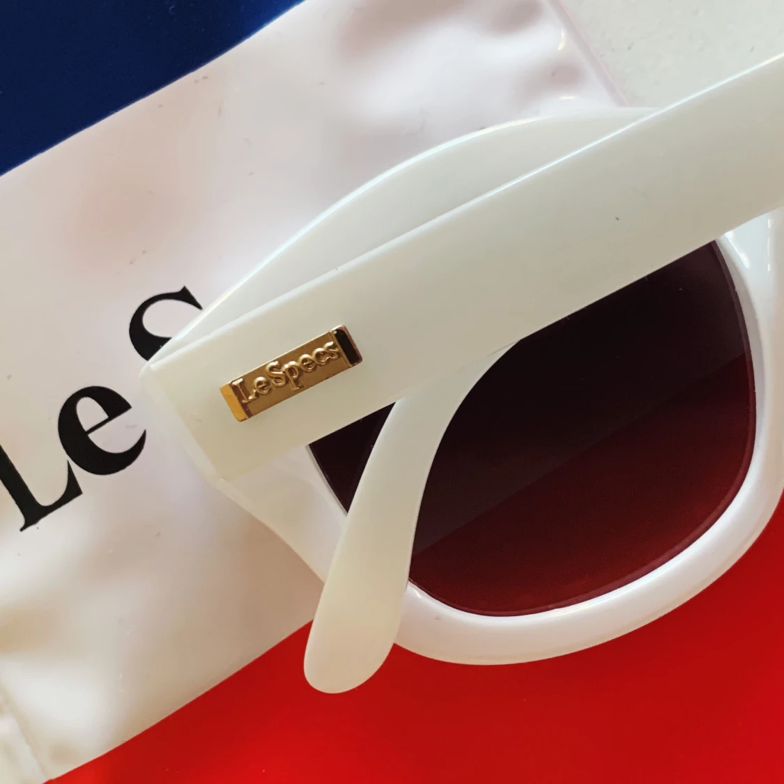 Solglasögon från Le Specs - 90