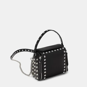 Zara Väska - Med Nitar, slutsåld överallt❤️ , buda i kommentarerna‼️ , budgivning avslutas imorrn så passa på att buda innan det är försent🙏