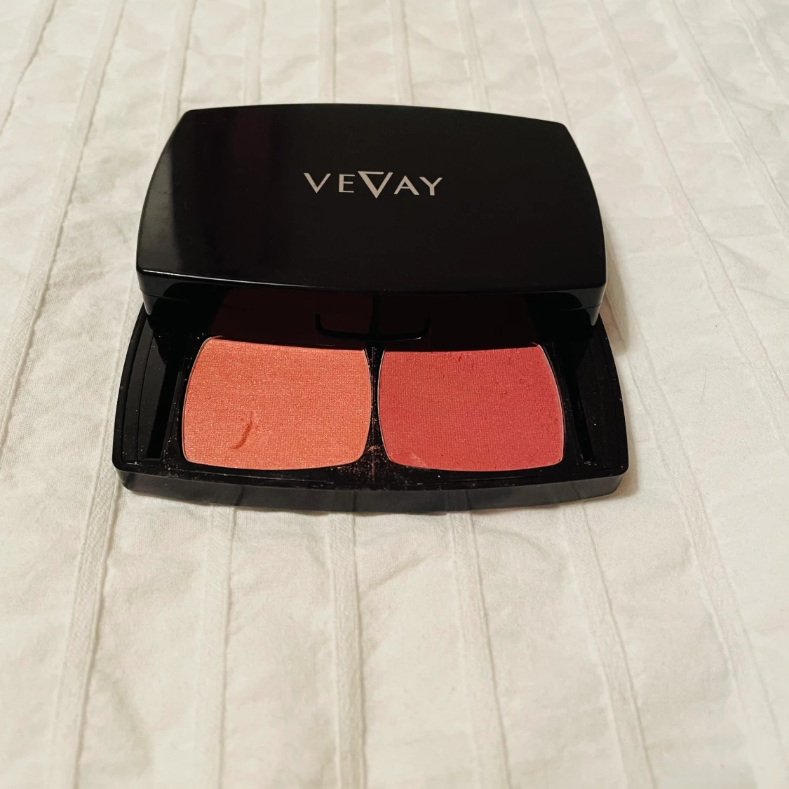 Oanvänd ögonskugga  - 90