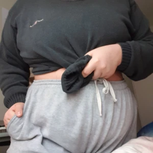 Stickat gant tröja  - En gant stickat tröja som är på ok skick.jätte könt och fint kan bli jätte gullig över size. 