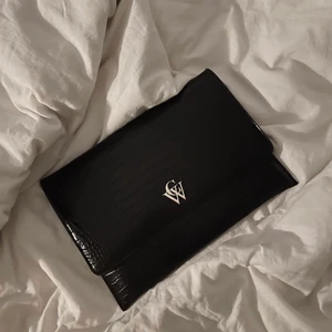 Carin Wester datafodral - Säljer detta skit snygga datafodralet, använder mycket men inga märken eller så, 