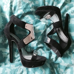  - Helt oanvända! Silvriga metall detaljer