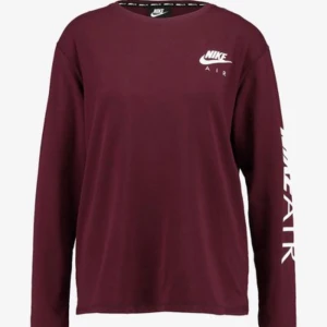 Nike air tröja - Nike air tröja,kan skickas på posten men du står för frakten. Annars kan jag mötas upp i fagersta eller kopparberg. Skriv om du vill ha fler bilder:)