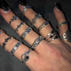 Ringa i olika passform - Säljer olika ringar i olika stl! Priset varierar per ring 🥰 hör av dig vid frågor!✨ på sista bilden kan man  vilka som är sålda! 